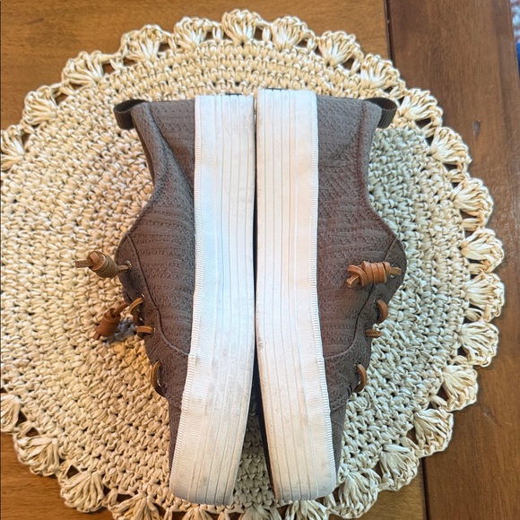 Sperry Women’s  Brown Sneakers - Picture 2 of 6